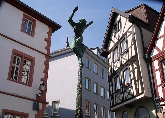 2 Zimmer Wohnung, Kueche, Bad, Balkon, Netflix
