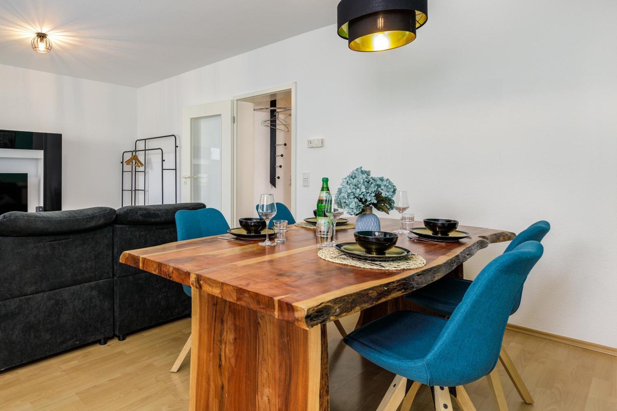 2 Wohnung, Kueche, Bad, Balkon, Netflix *