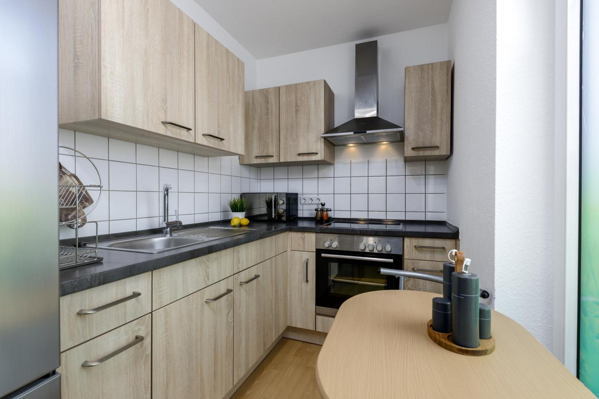 2 Wohnung, Kueche, Bad, Balkon, Netflix *